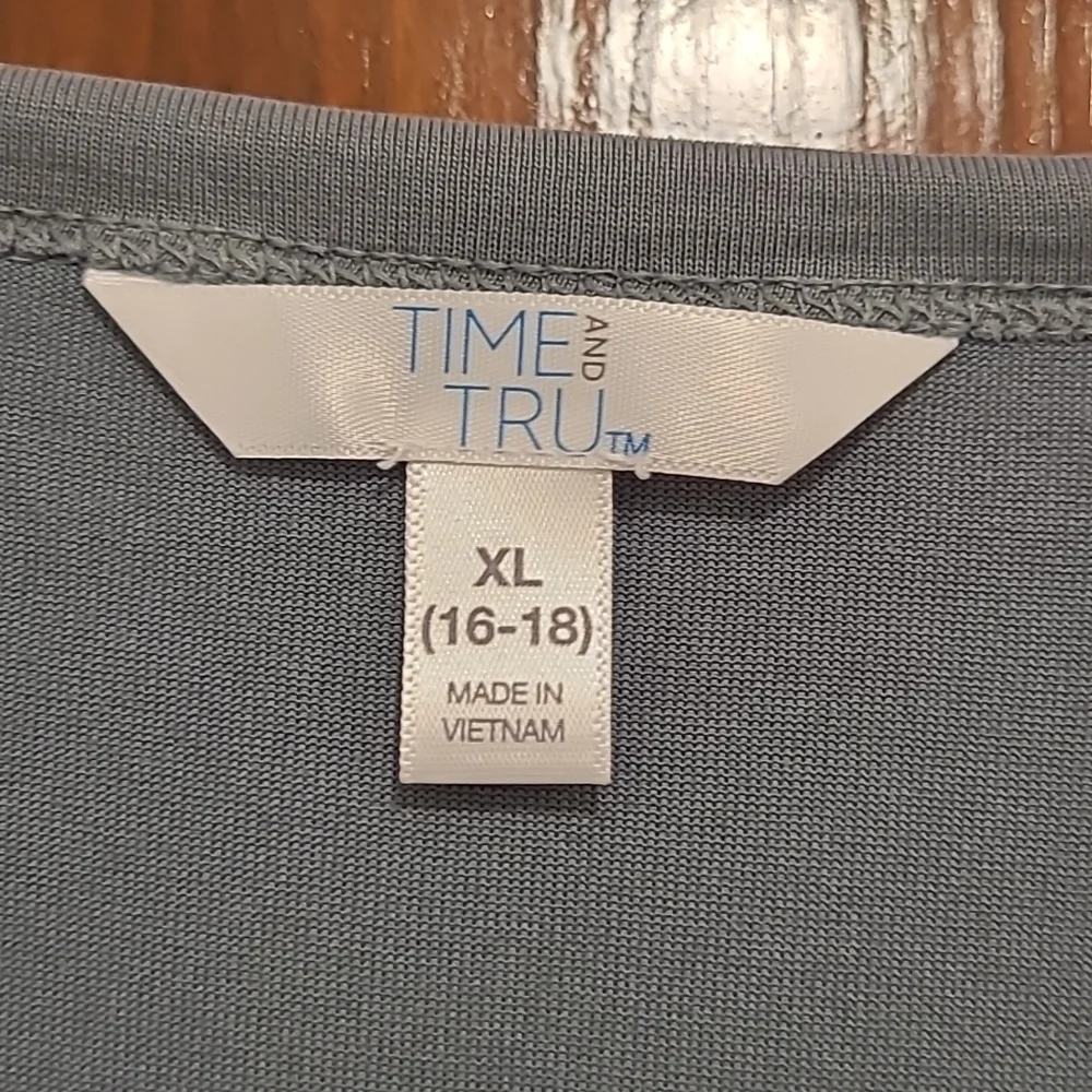 Time and True Blue Top - Picture 3 of 3